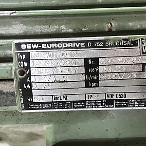 Мотор-редуктор SEW-EURODRIVE R43WD80K2